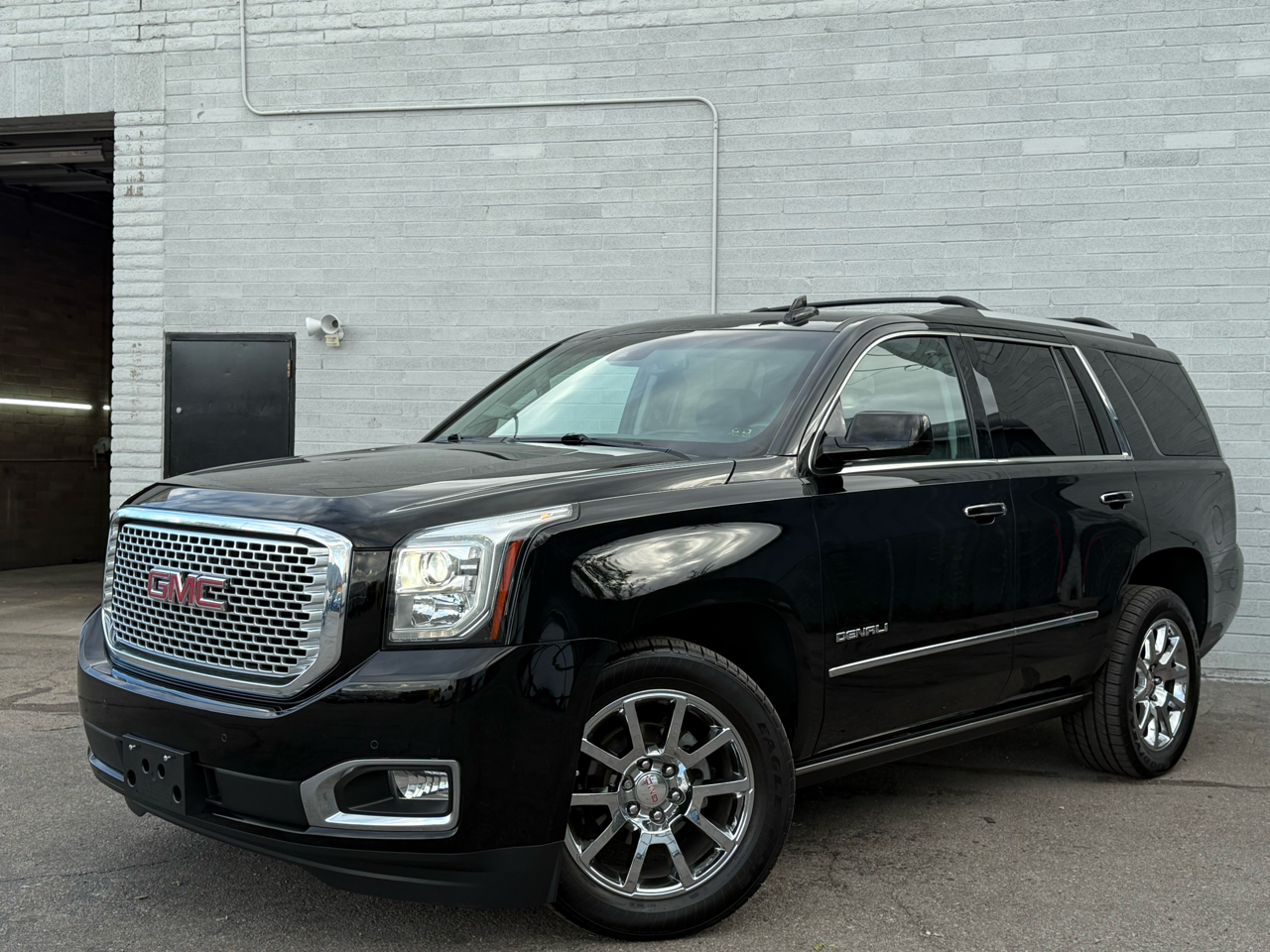 GMC Yukon Denali 4WD 2016