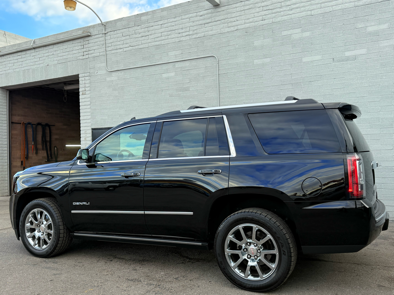 GMC Yukon Denali 4WD 2016