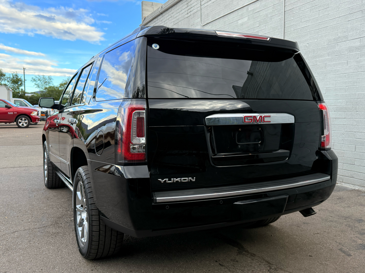 GMC Yukon Denali 4WD 2016
