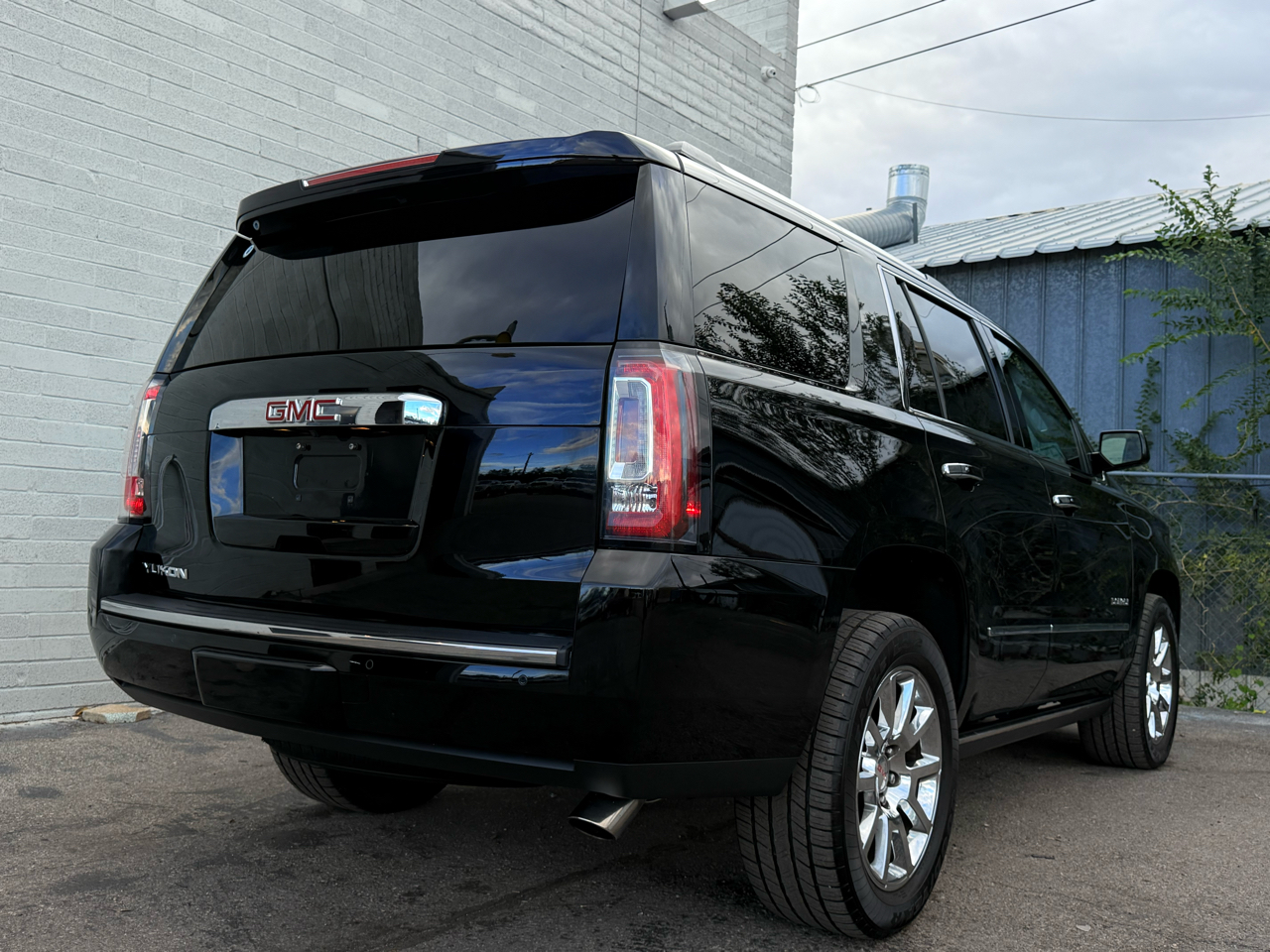 GMC Yukon Denali 4WD 2016