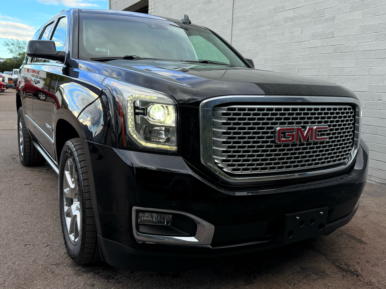 GMC Yukon Denali 4WD 2016
