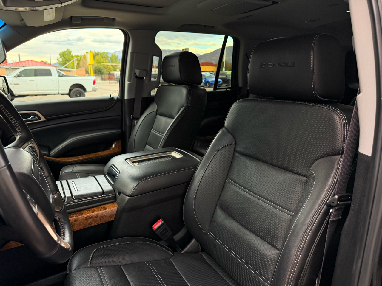 GMC Yukon Denali 4WD 2016