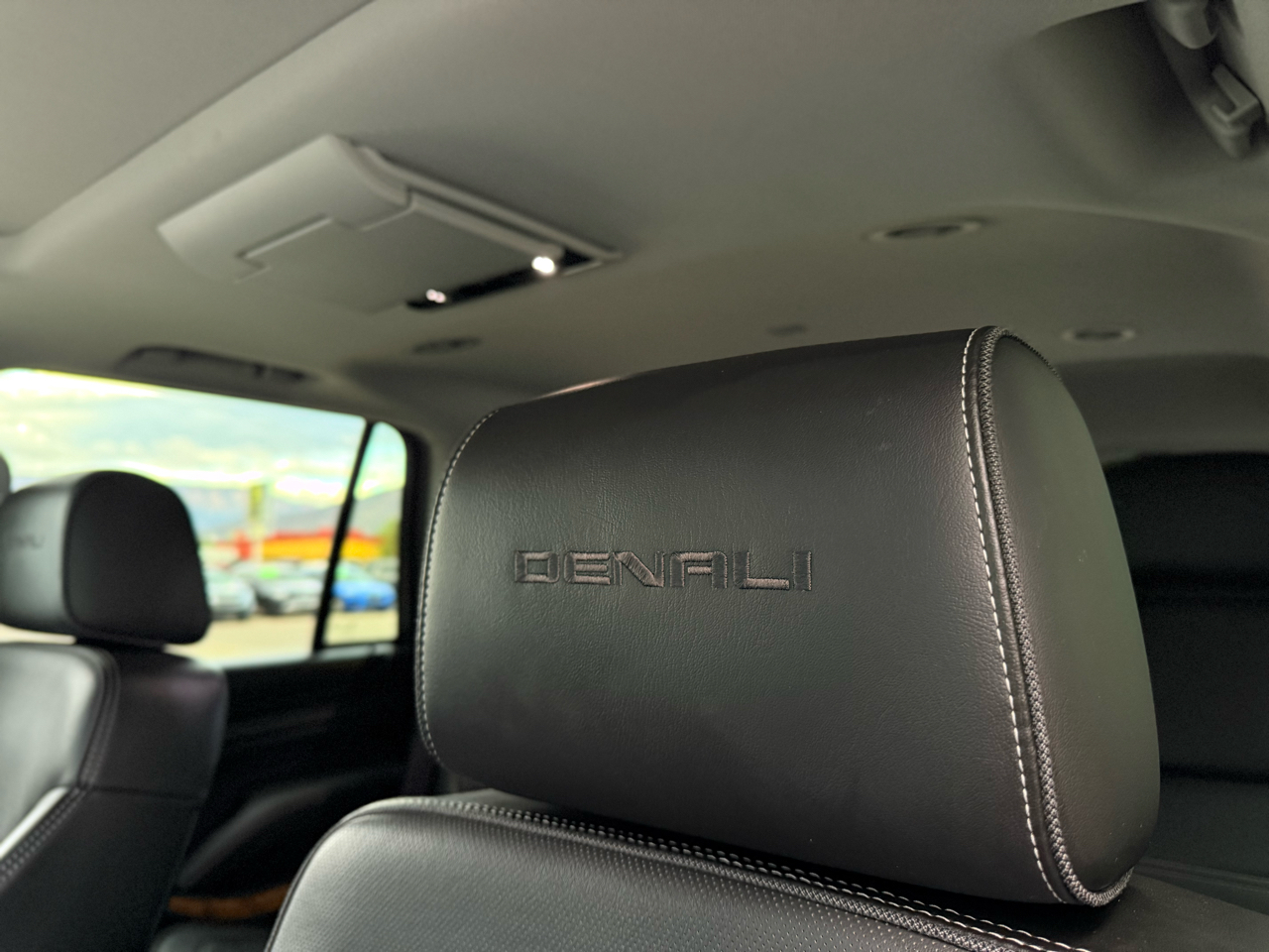 GMC Yukon Denali 4WD 2016