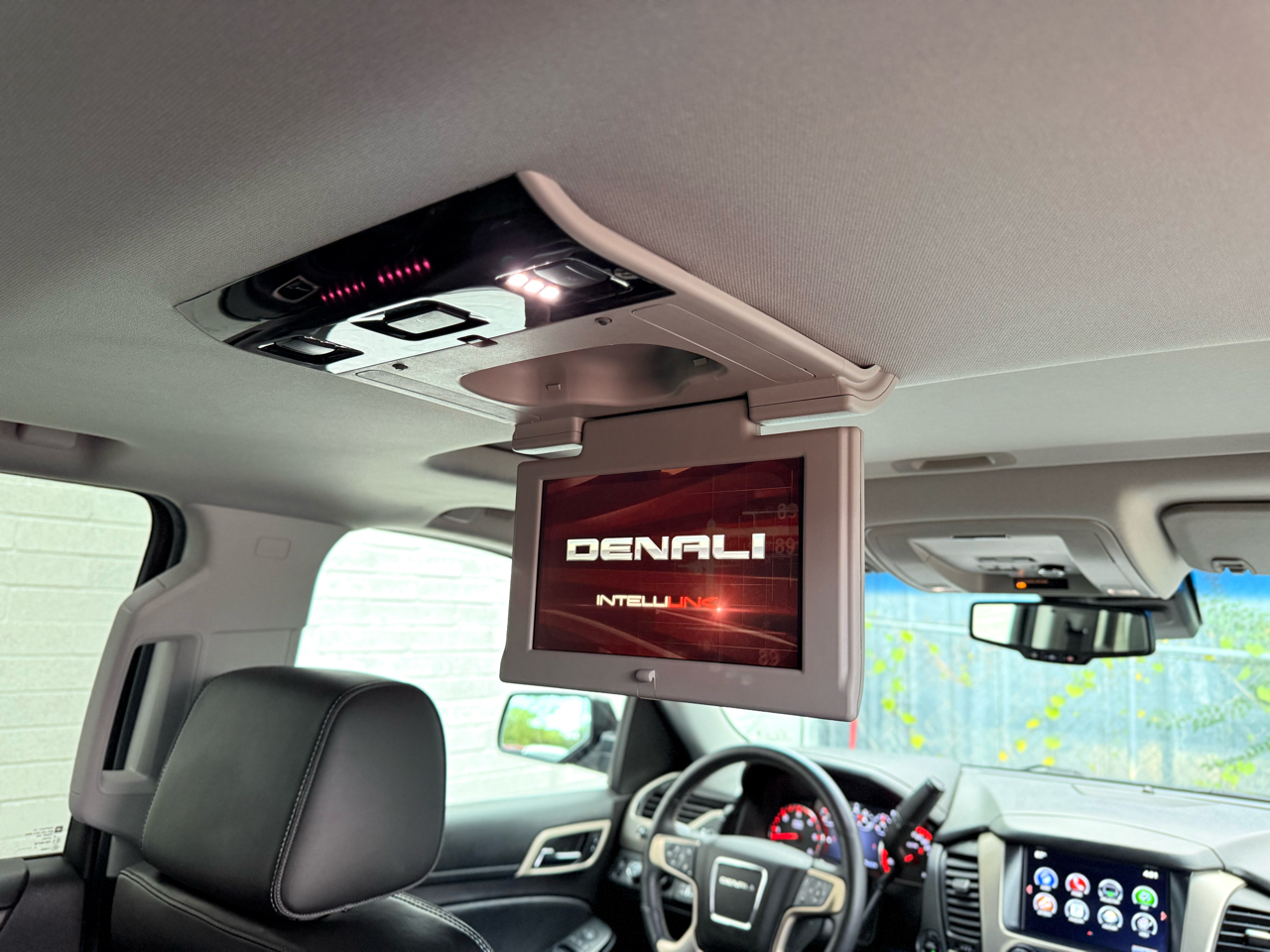 GMC Yukon Denali 4WD 2016