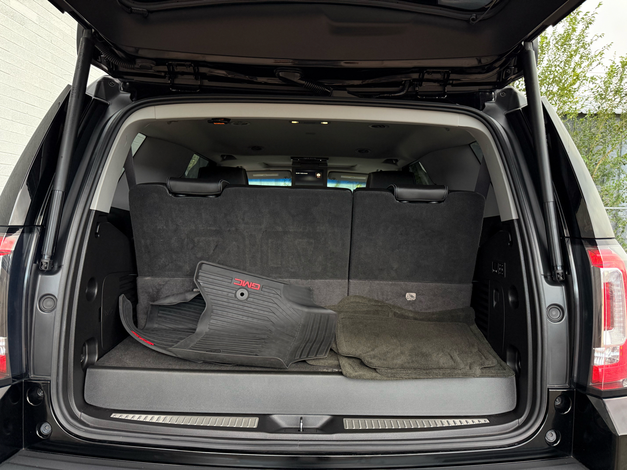 GMC Yukon Denali 4WD 2016