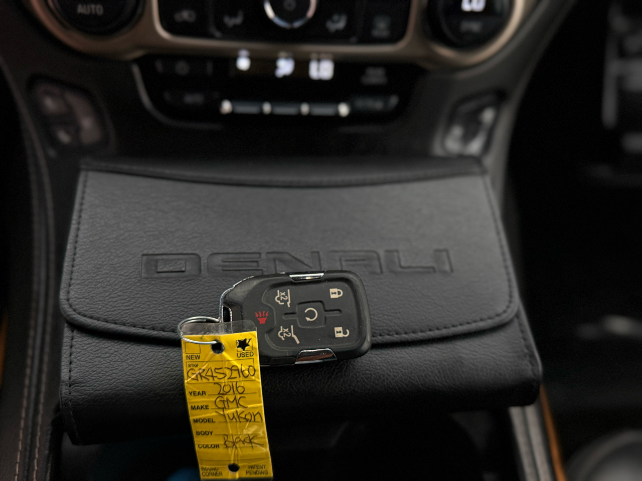 GMC Yukon Denali 4WD 2016