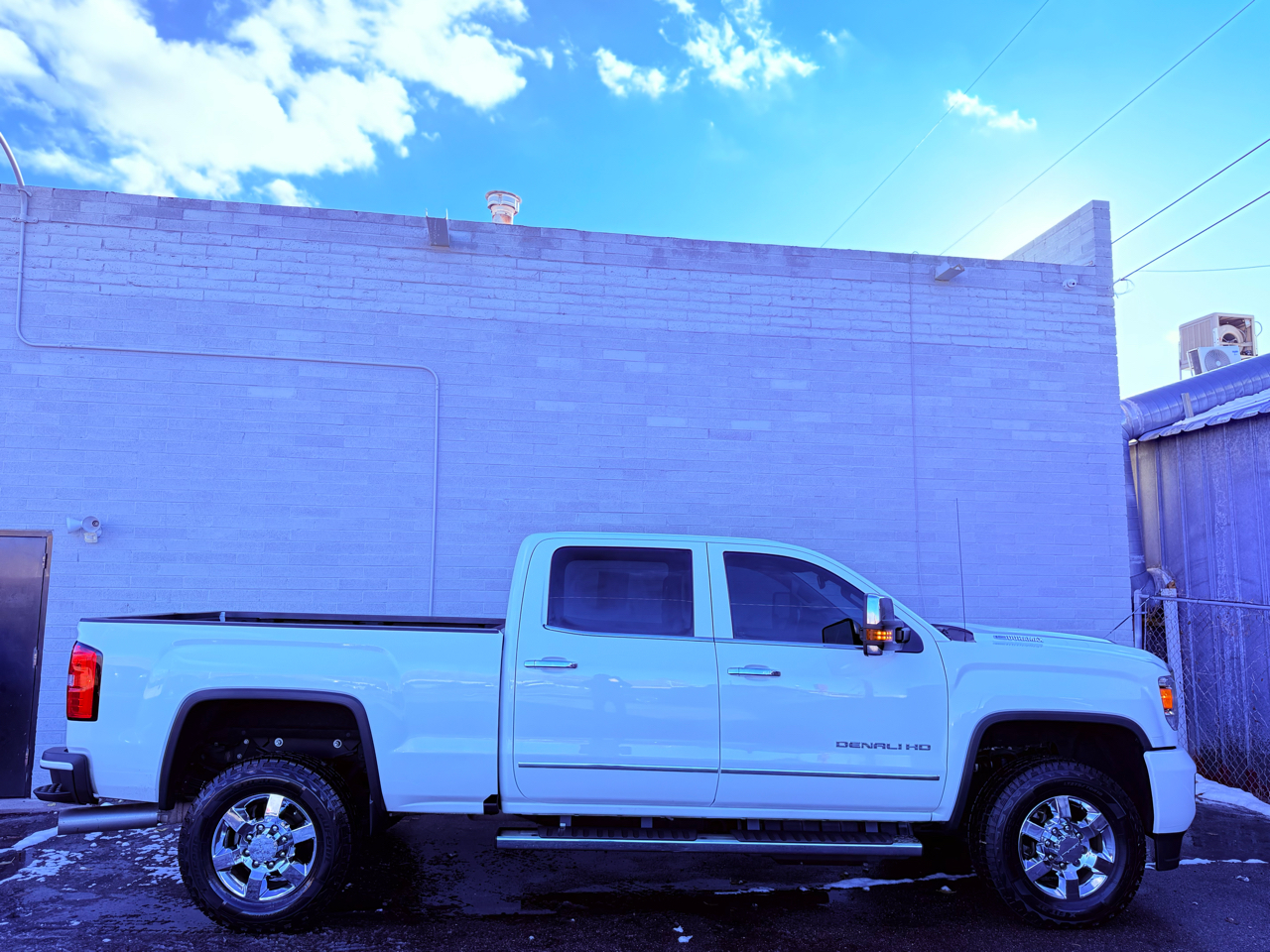 GMC Sierra 3500HD Denali Crew Cab 4WD 2017