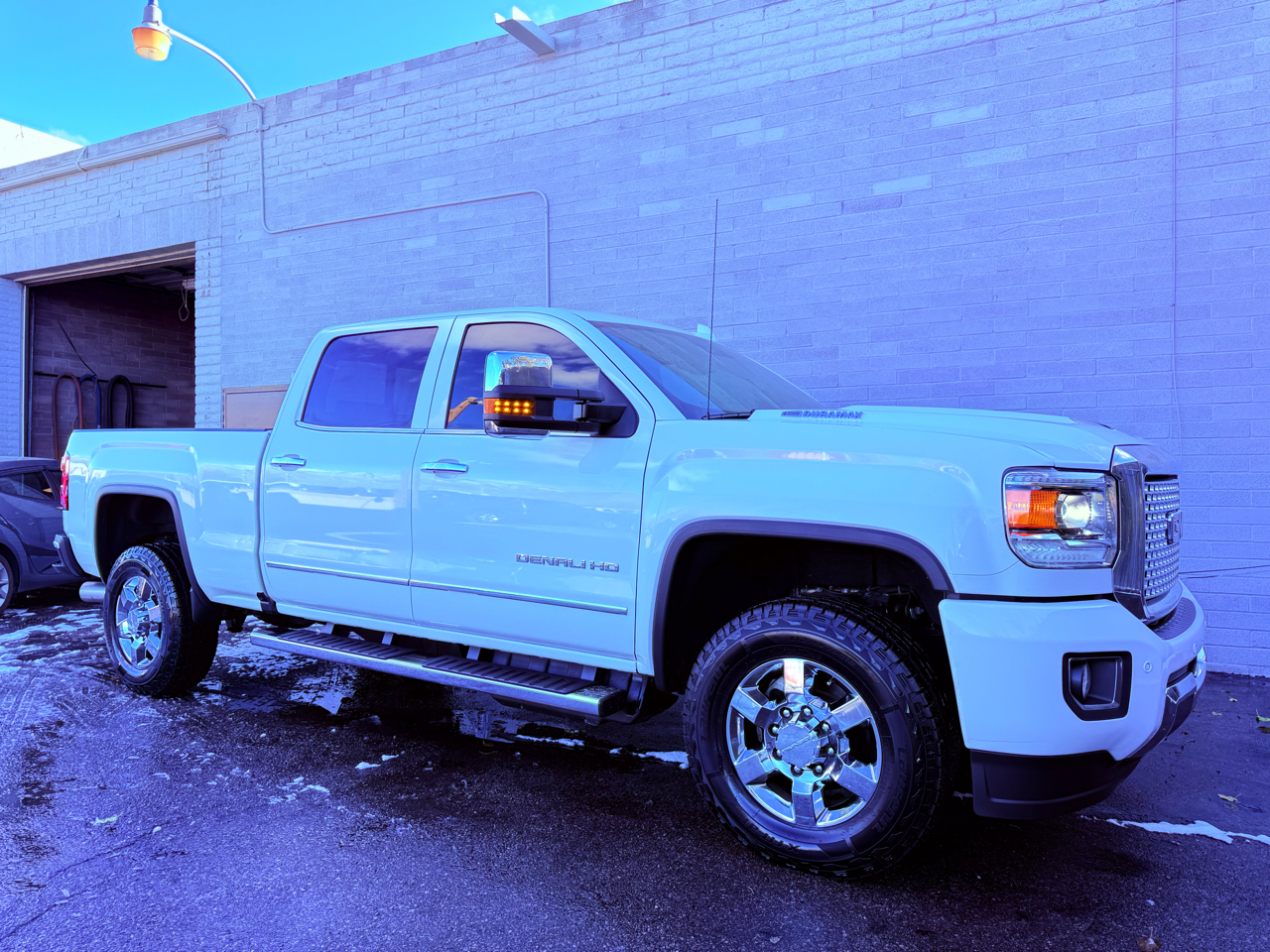 GMC Sierra 3500HD Denali Crew Cab 4WD 2017