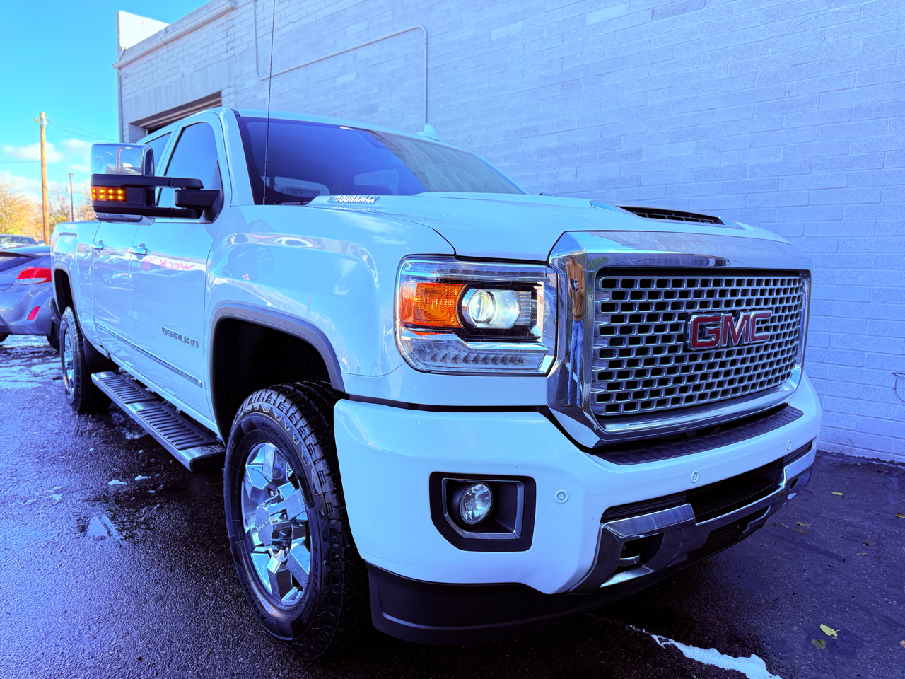 GMC Sierra 3500HD Denali Crew Cab 4WD 2017