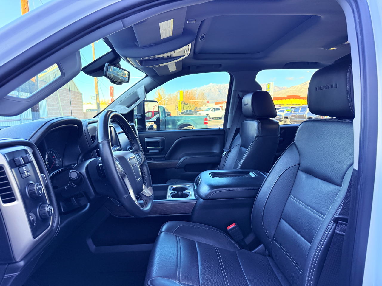 GMC Sierra 3500HD Denali Crew Cab 4WD 2017