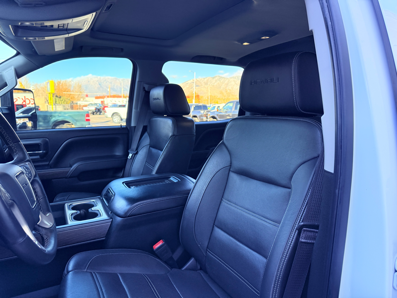 GMC Sierra 3500HD Denali Crew Cab 4WD 2017