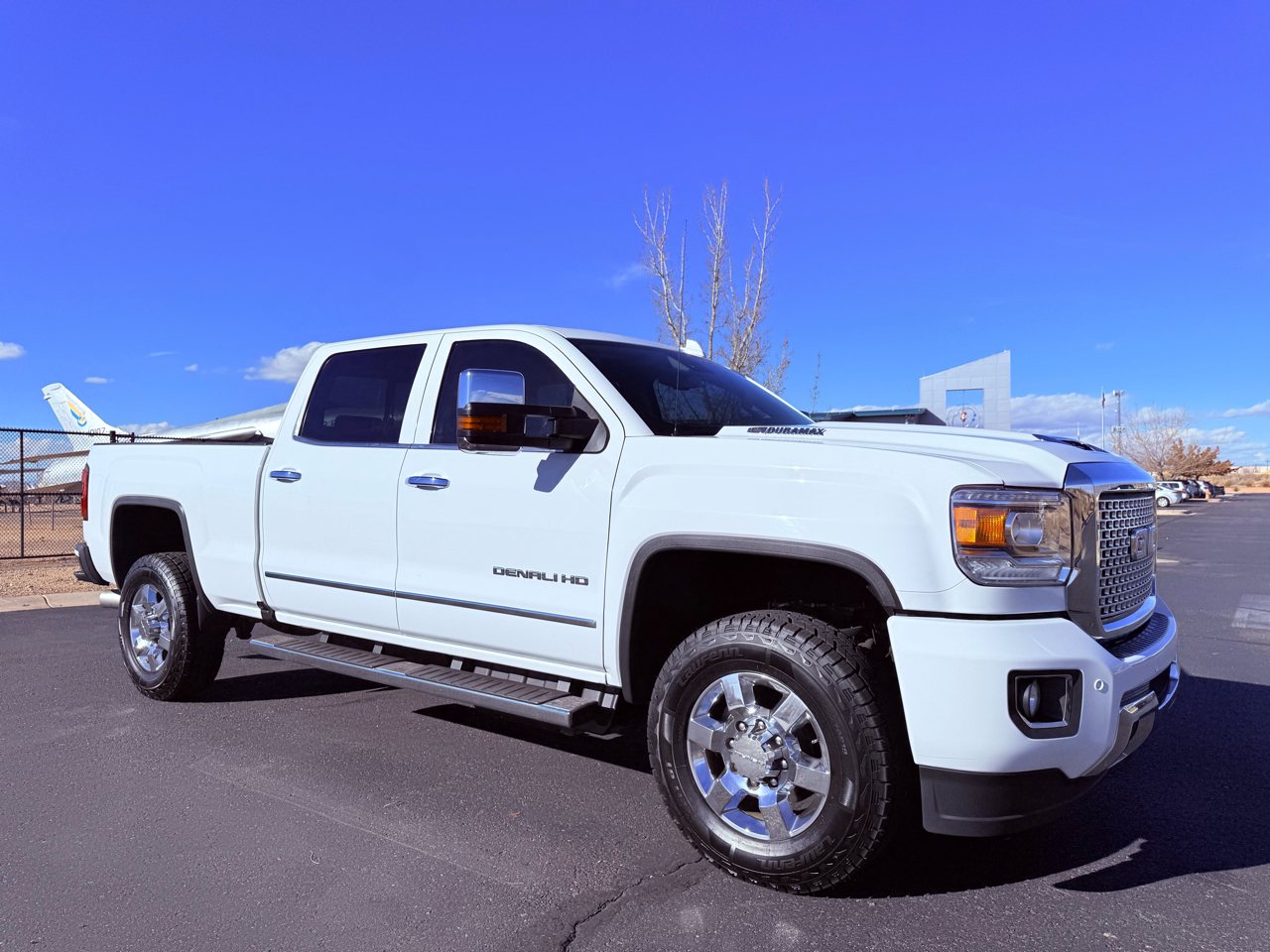 GMC Sierra 3500HD Denali Crew Cab 4WD 2017