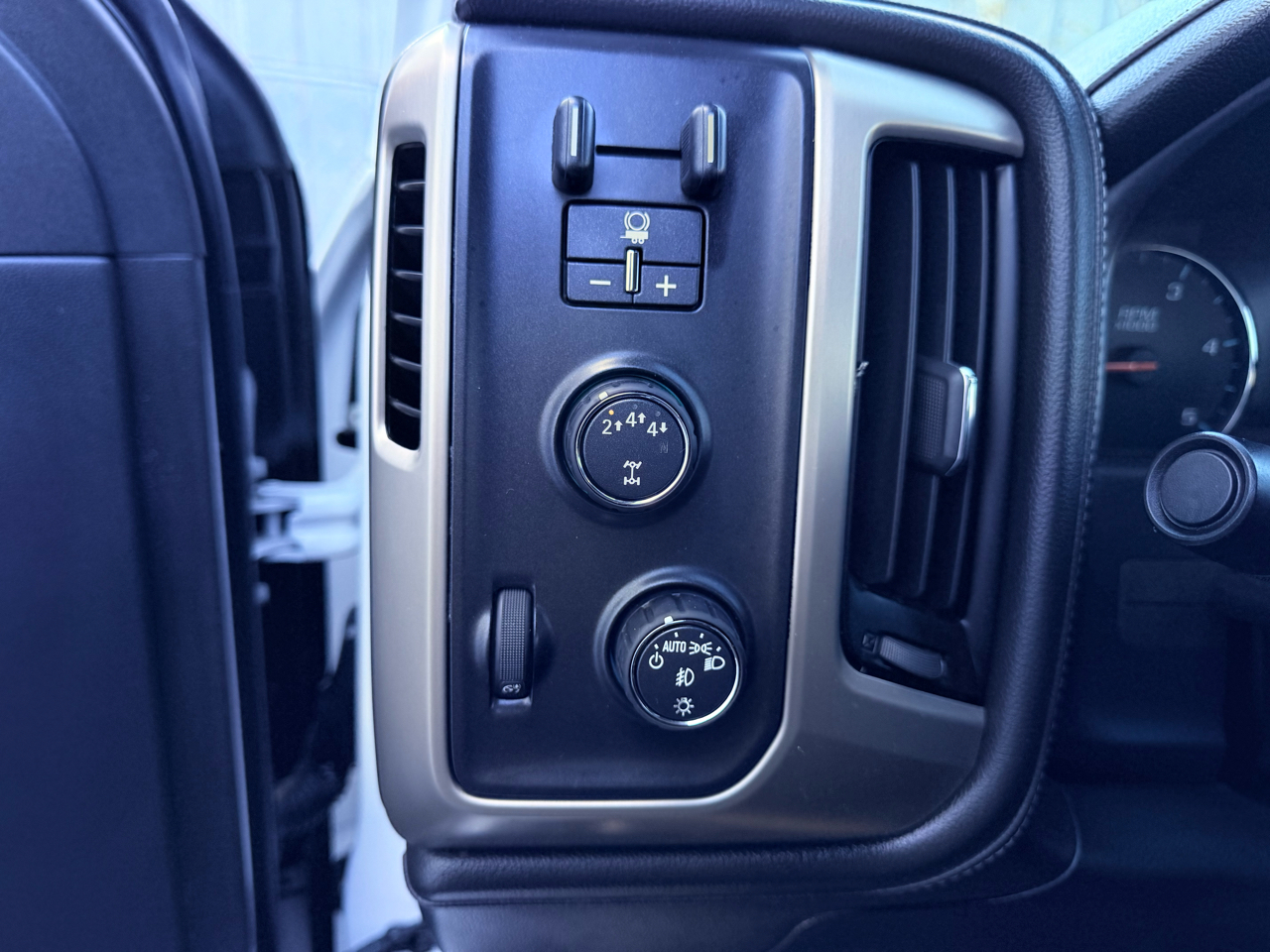 GMC Sierra 3500HD Denali Crew Cab 4WD 2017