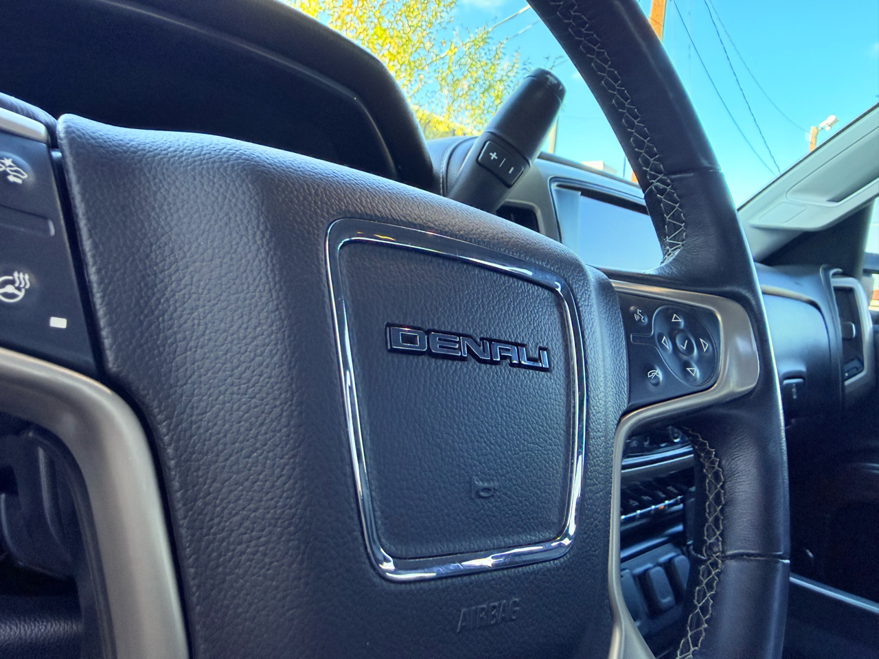 GMC Sierra 3500HD Denali Crew Cab 4WD 2017