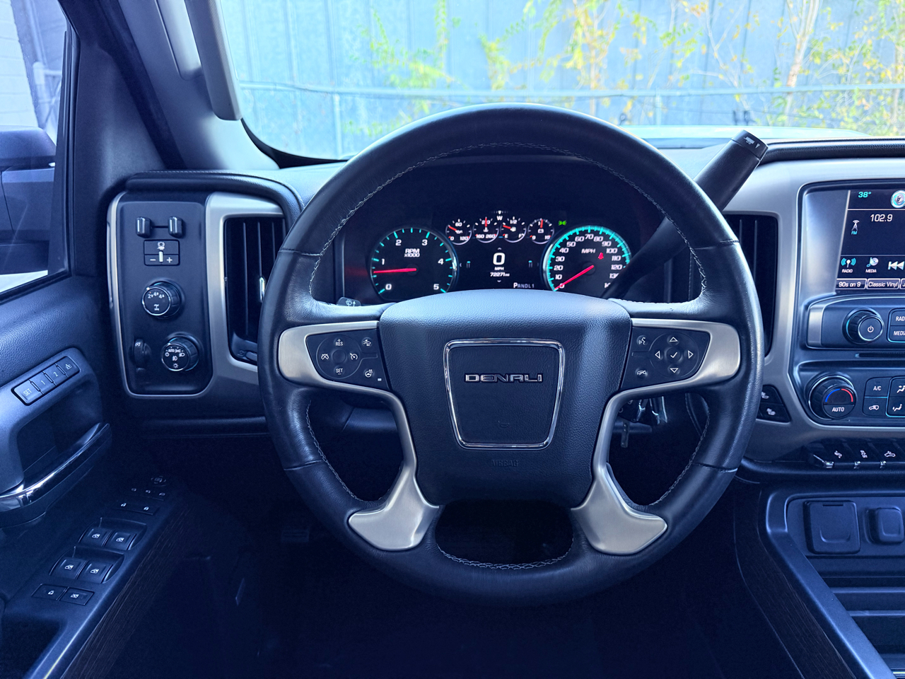 GMC Sierra 3500HD Denali Crew Cab 4WD 2017