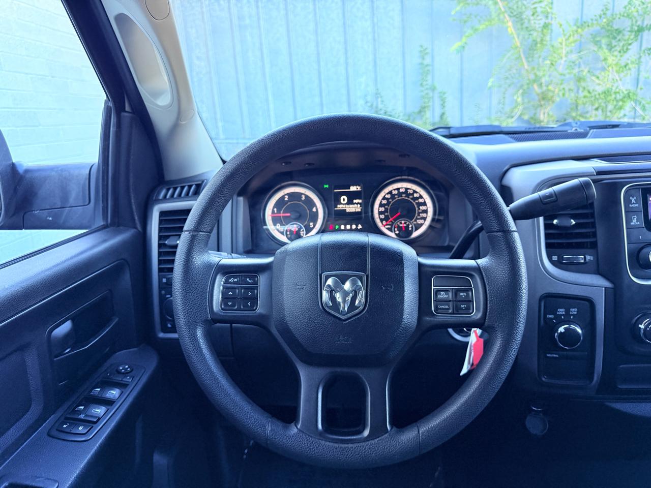 RAM 2500 Tradesman Crew Cab SWB 4WD 2018