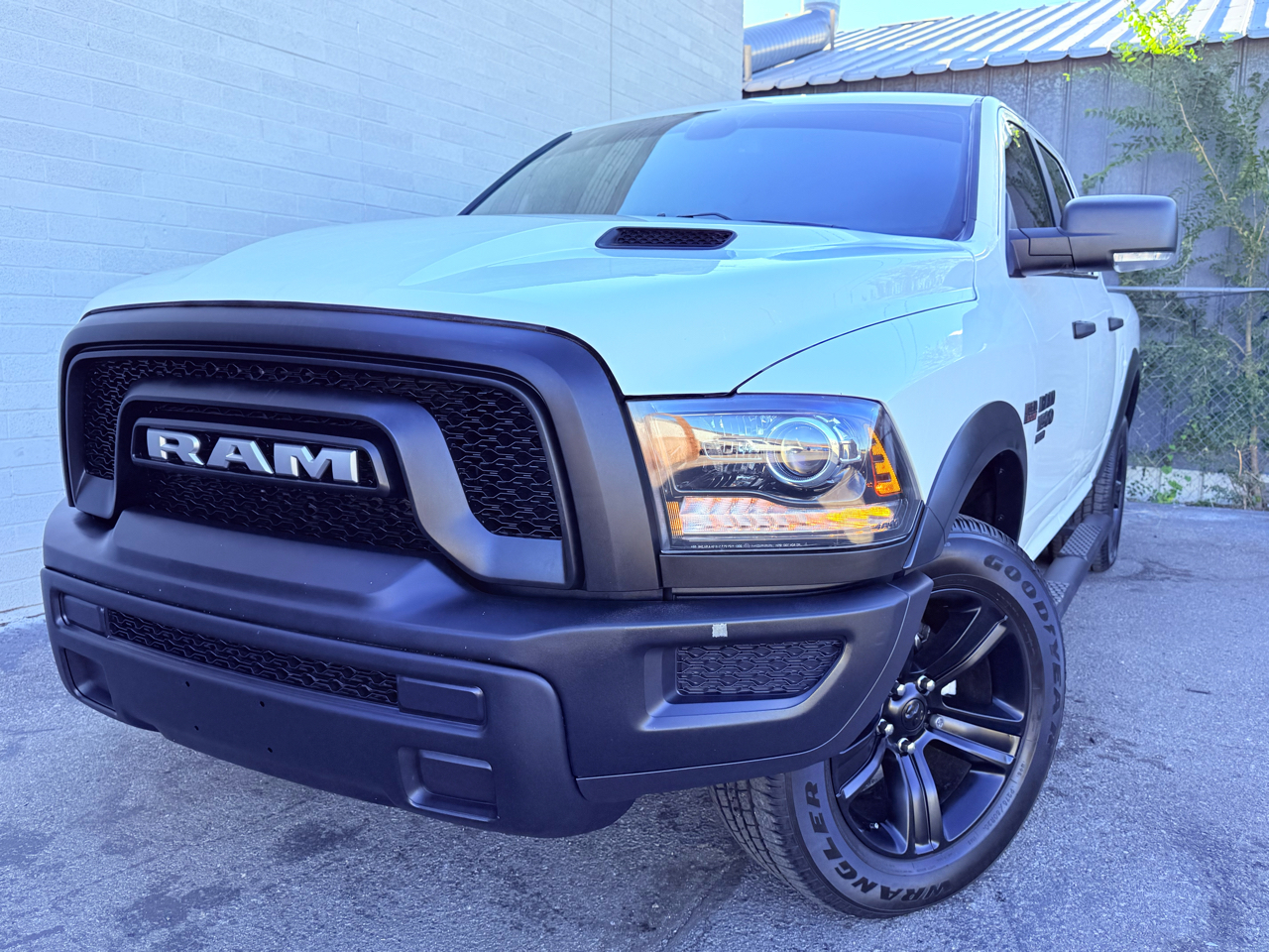 RAM 1500 Classic Tradesman Crew Cab SWB 4WD 2022