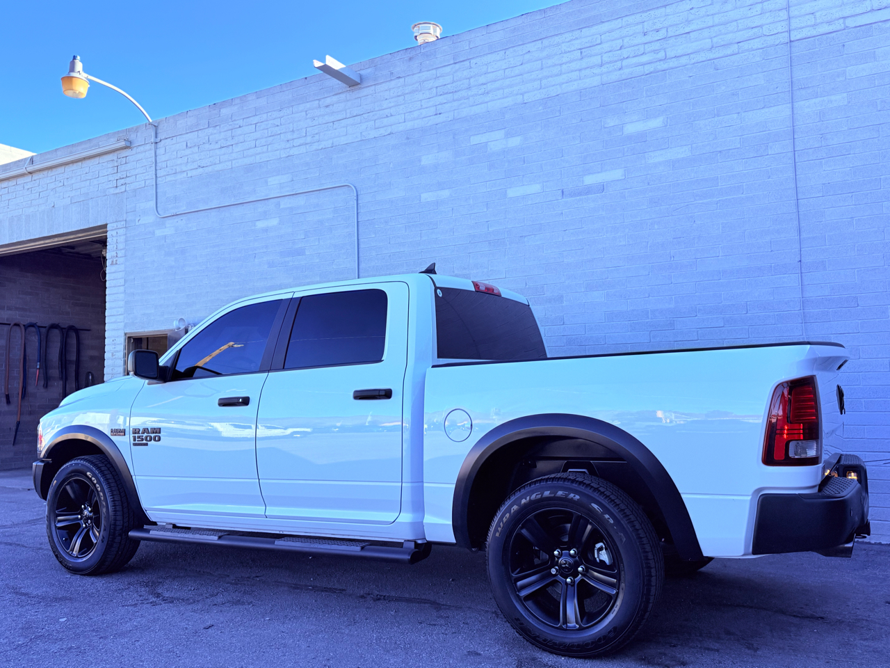 RAM 1500 Classic Tradesman Crew Cab SWB 4WD 2022