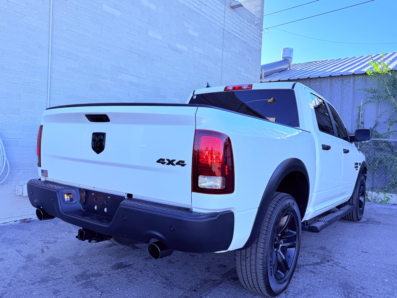 RAM 1500 Classic Tradesman Crew Cab SWB 4WD 2022