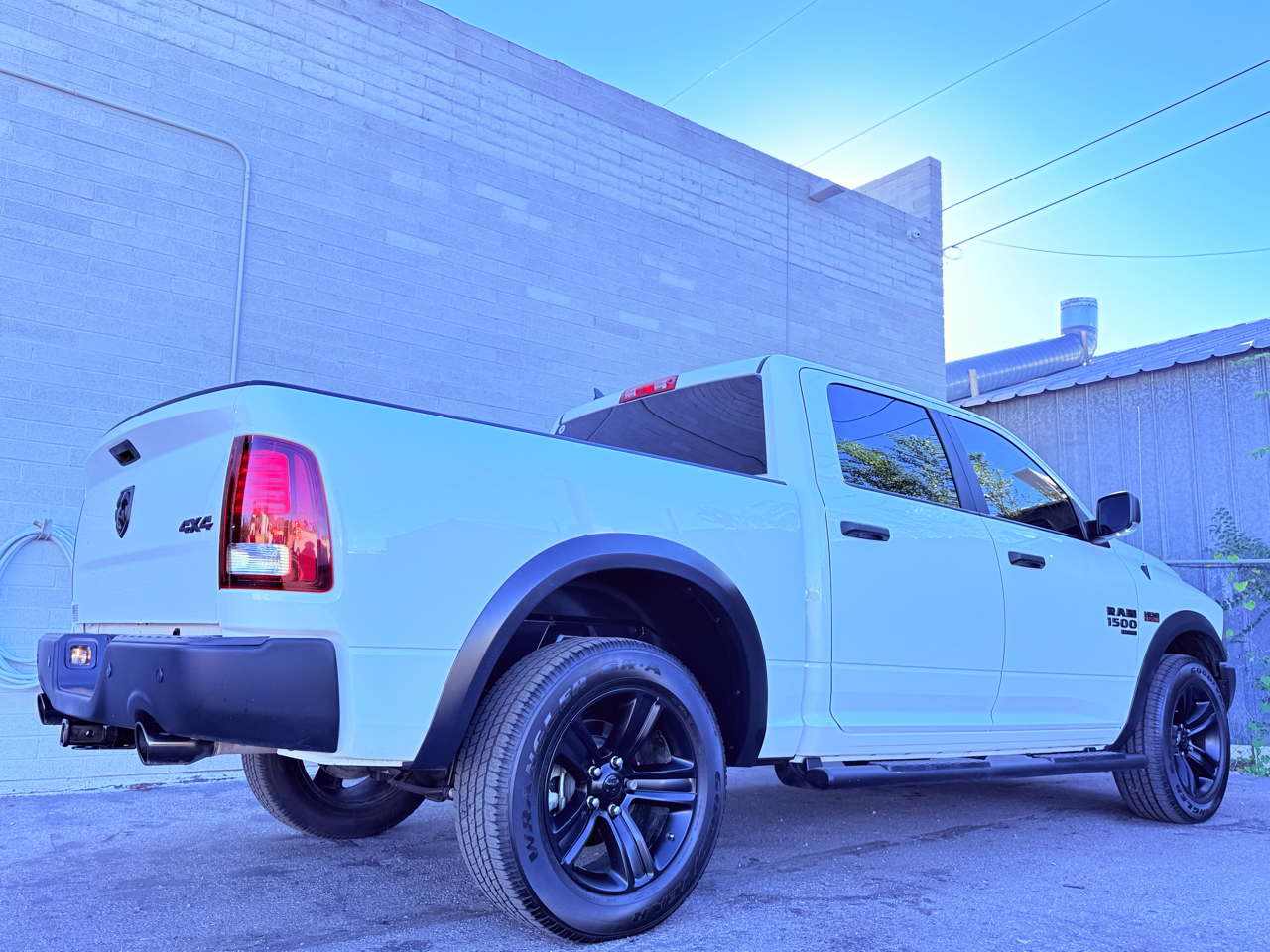 RAM 1500 Classic Tradesman Crew Cab SWB 4WD 2022