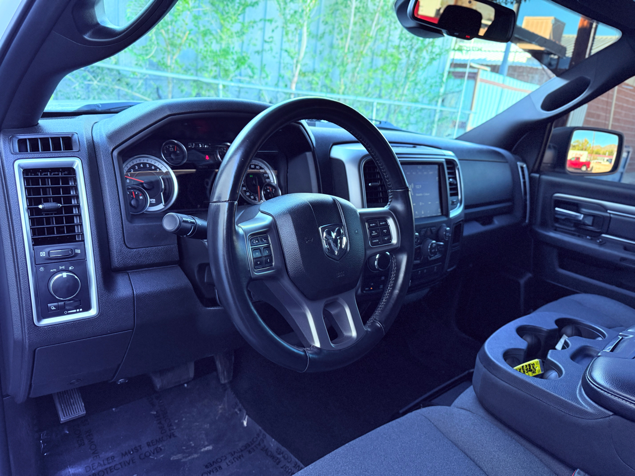 RAM 1500 Classic Tradesman Crew Cab SWB 4WD 2022