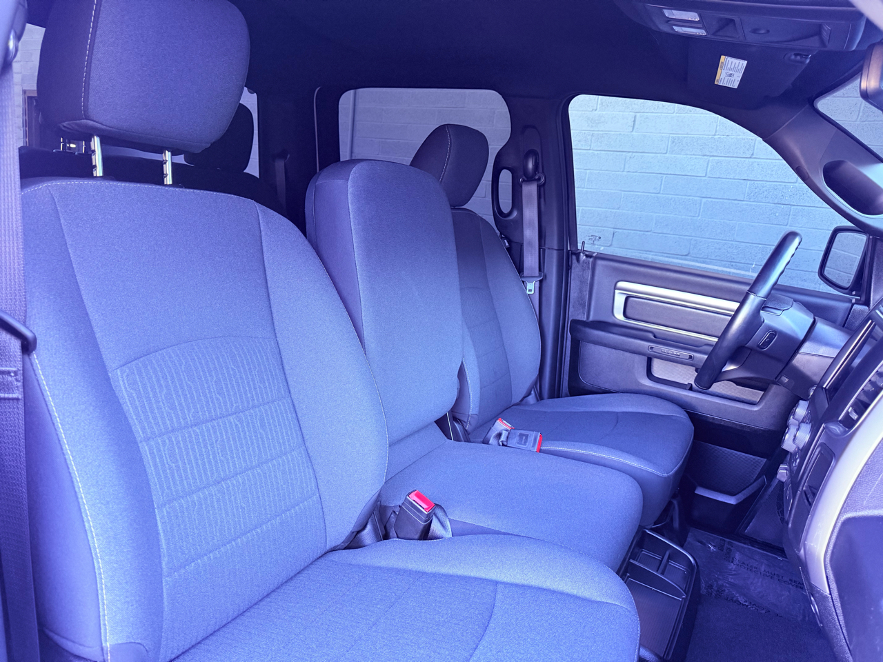 RAM 1500 Classic Tradesman Crew Cab SWB 4WD 2022