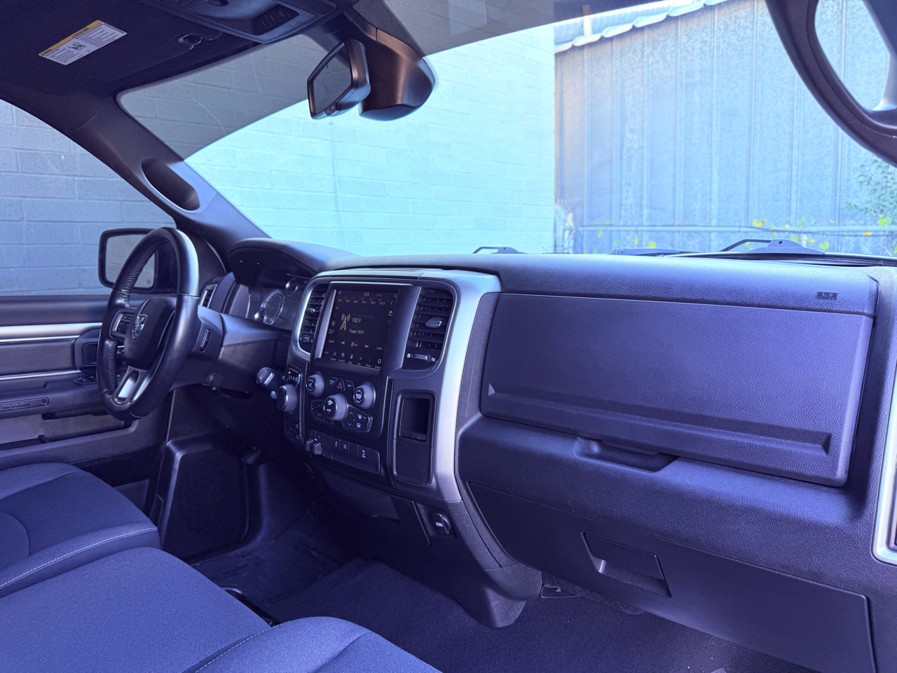 RAM 1500 Classic Tradesman Crew Cab SWB 4WD 2022