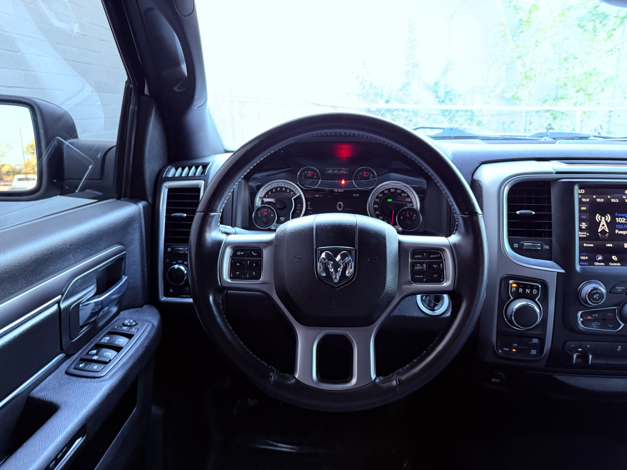 RAM 1500 Classic Tradesman Crew Cab SWB 4WD 2022