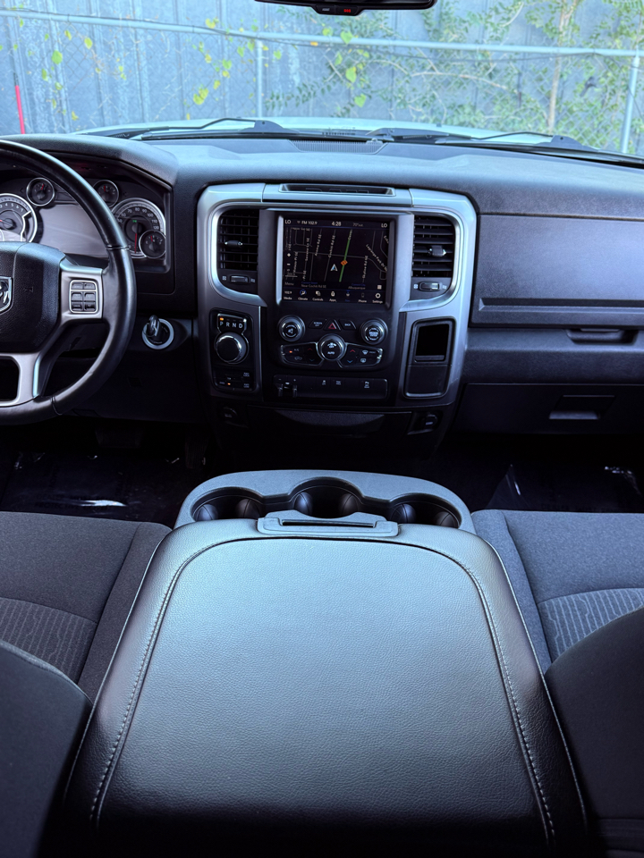 RAM 1500 Classic Tradesman Crew Cab SWB 4WD 2022