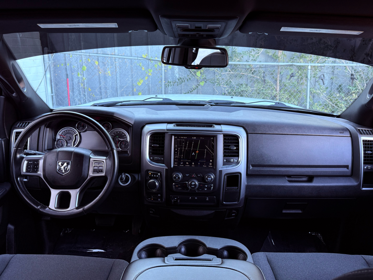 RAM 1500 Classic Tradesman Crew Cab SWB 4WD 2022