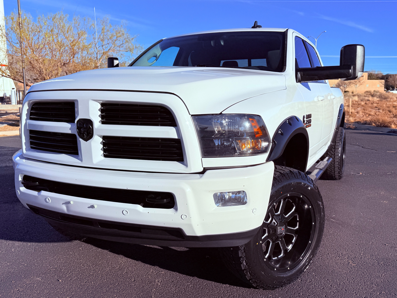 RAM 2500 SLT Crew Cab SWB 4WD 2017