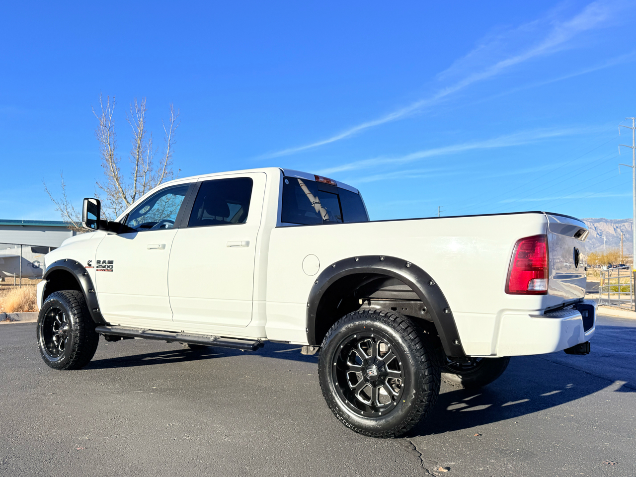 RAM 2500 SLT Crew Cab SWB 4WD 2017