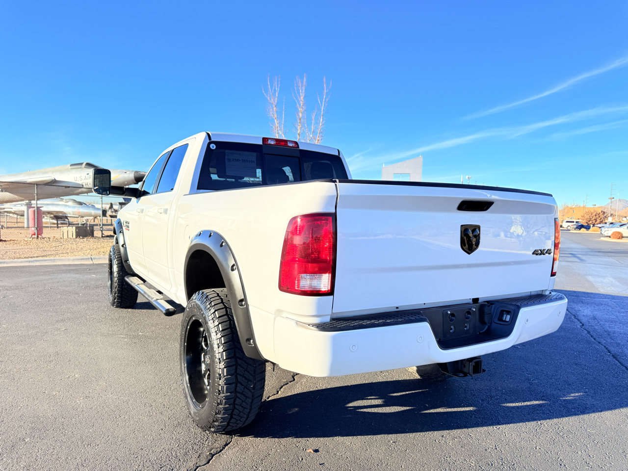 RAM 2500 SLT Crew Cab SWB 4WD 2017