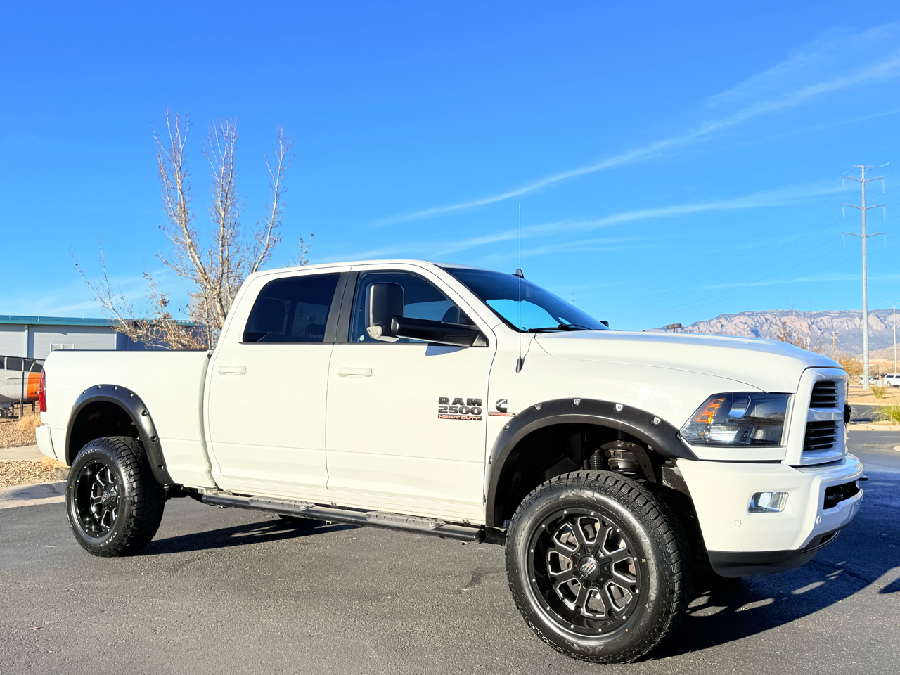 RAM 2500 SLT Crew Cab SWB 4WD 2017
