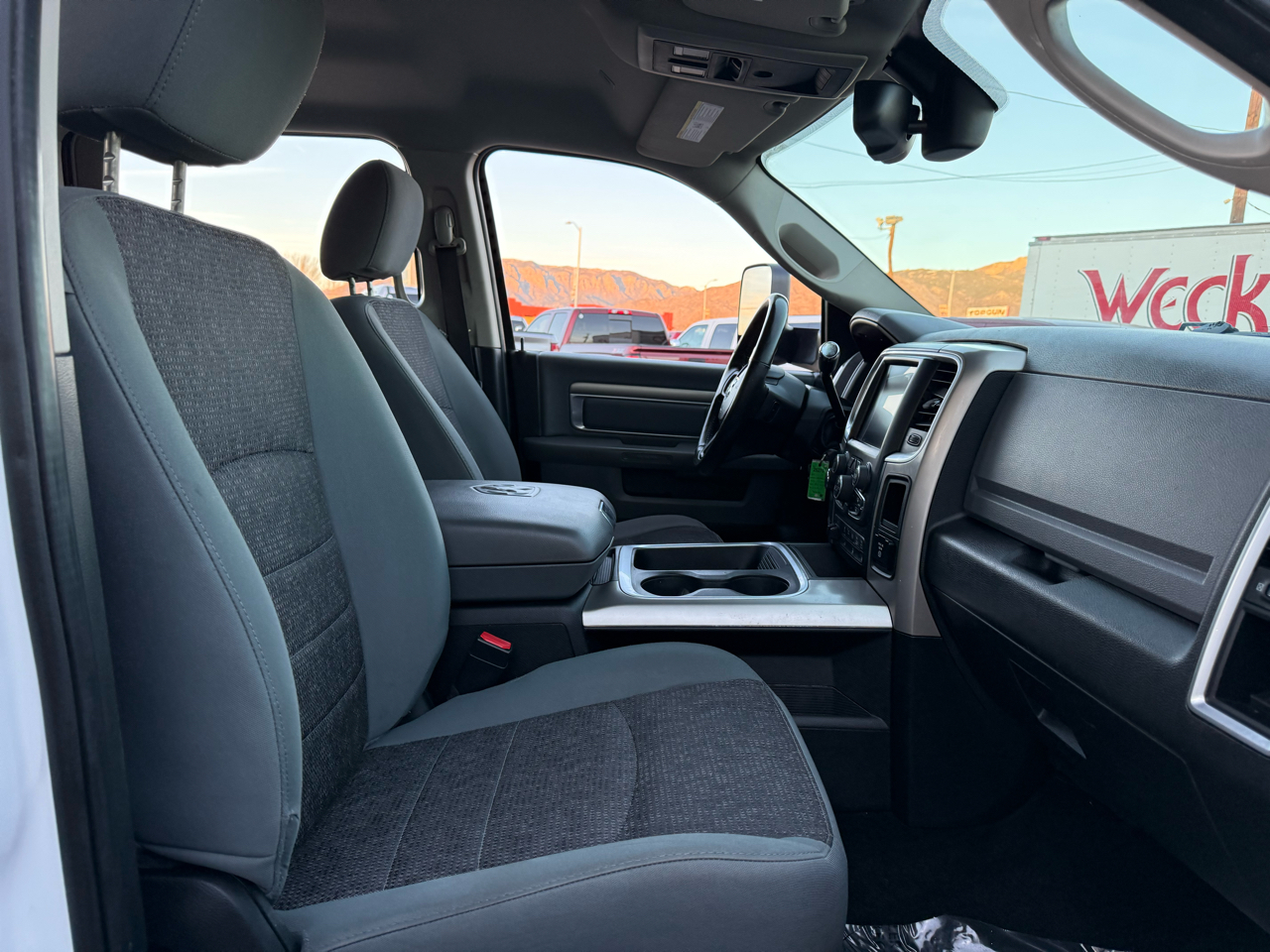 RAM 2500 SLT Crew Cab SWB 4WD 2017