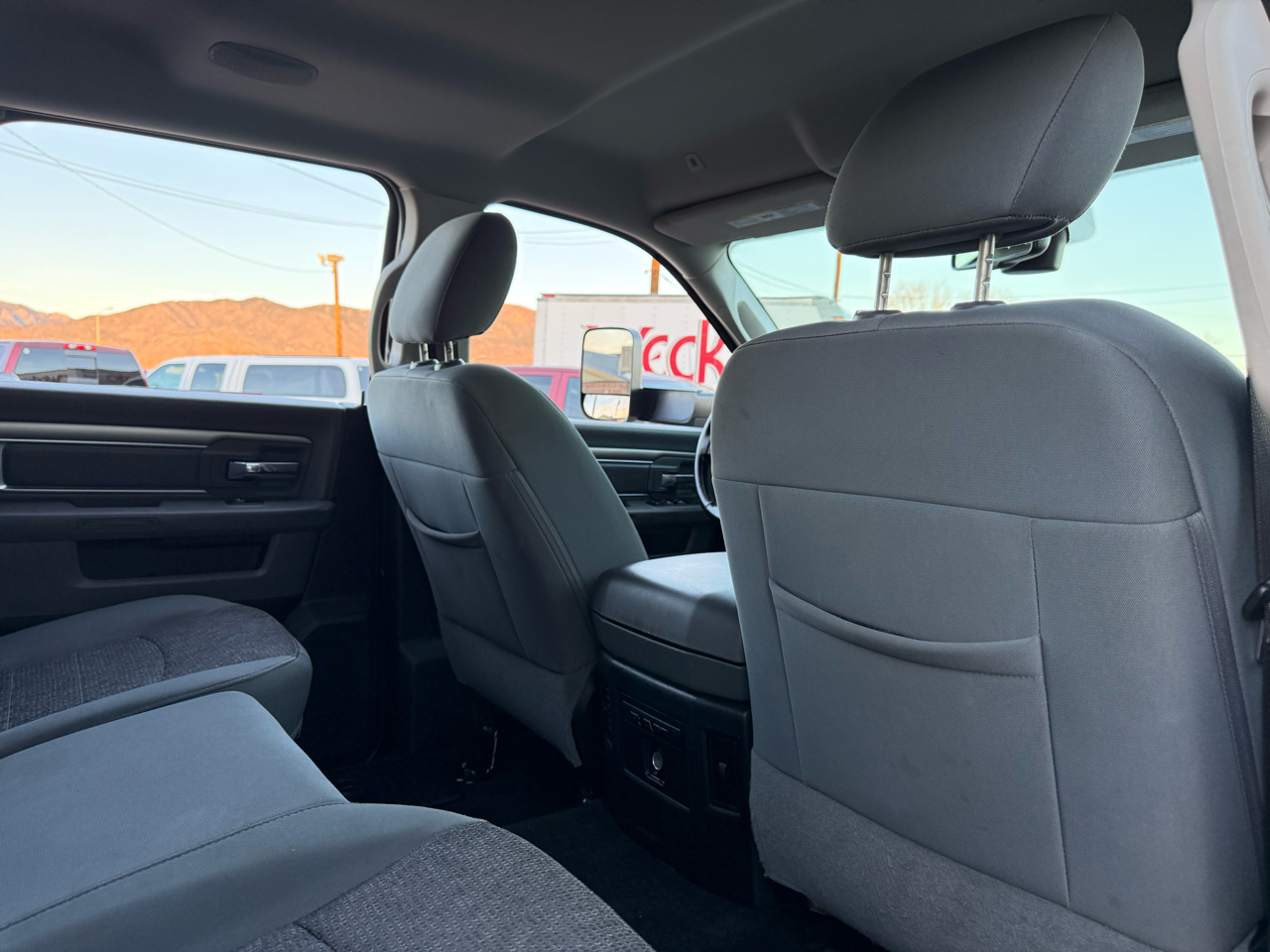 RAM 2500 SLT Crew Cab SWB 4WD 2017