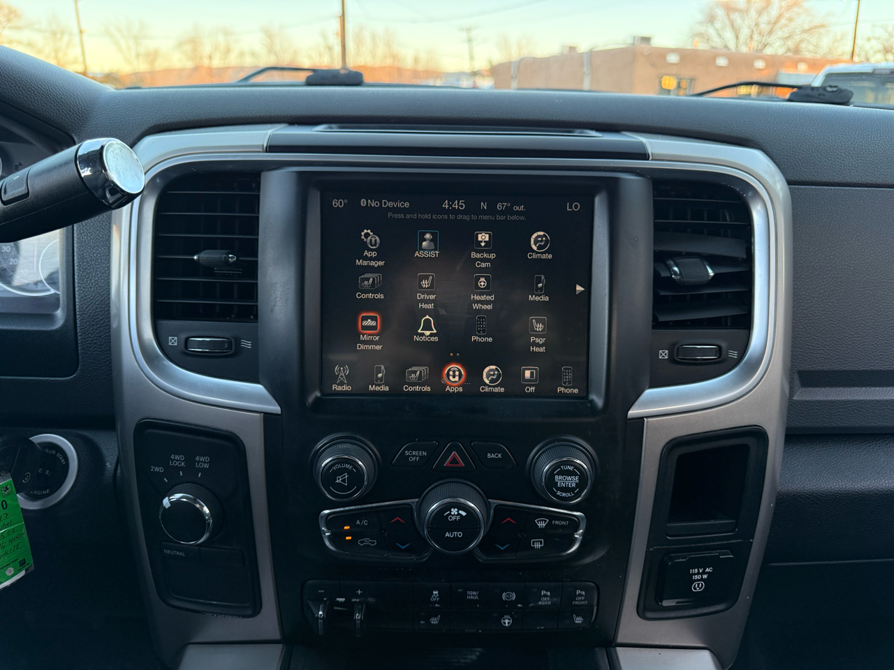 RAM 2500 SLT Crew Cab SWB 4WD 2017