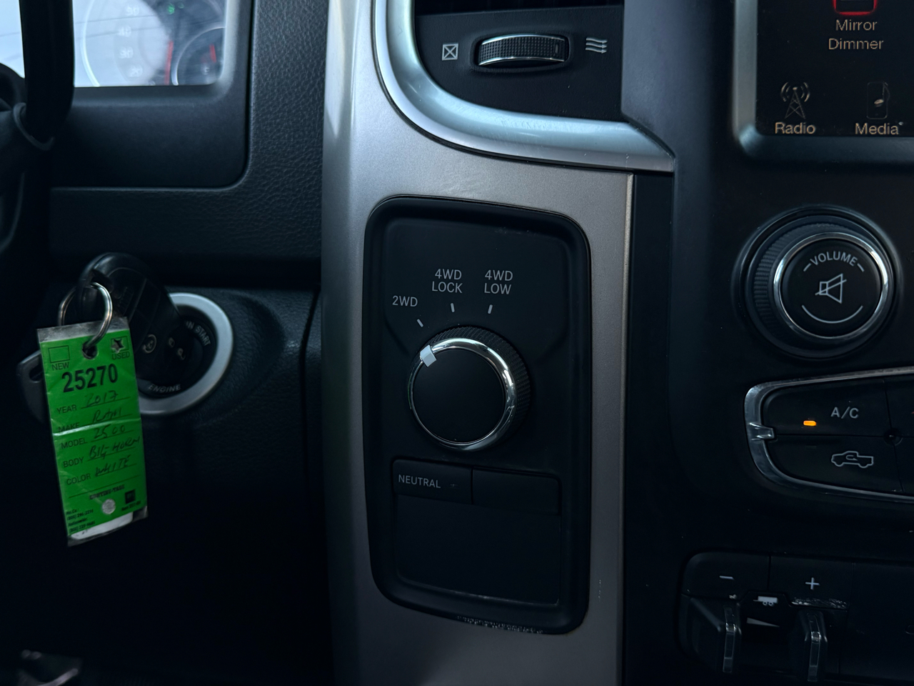 RAM 2500 SLT Crew Cab SWB 4WD 2017