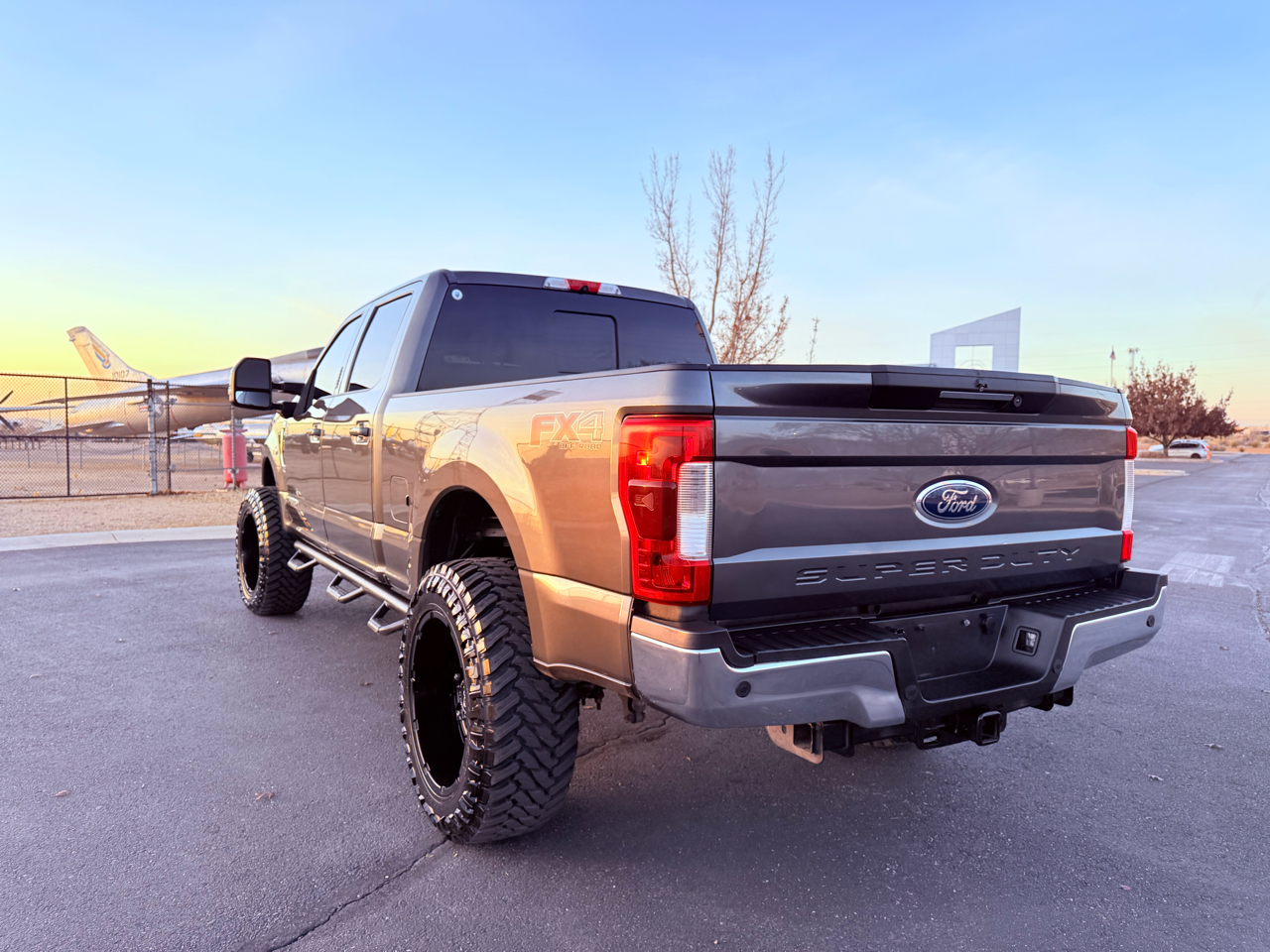 Ford F-250 SD Lariat Crew Cab 4WD 2019