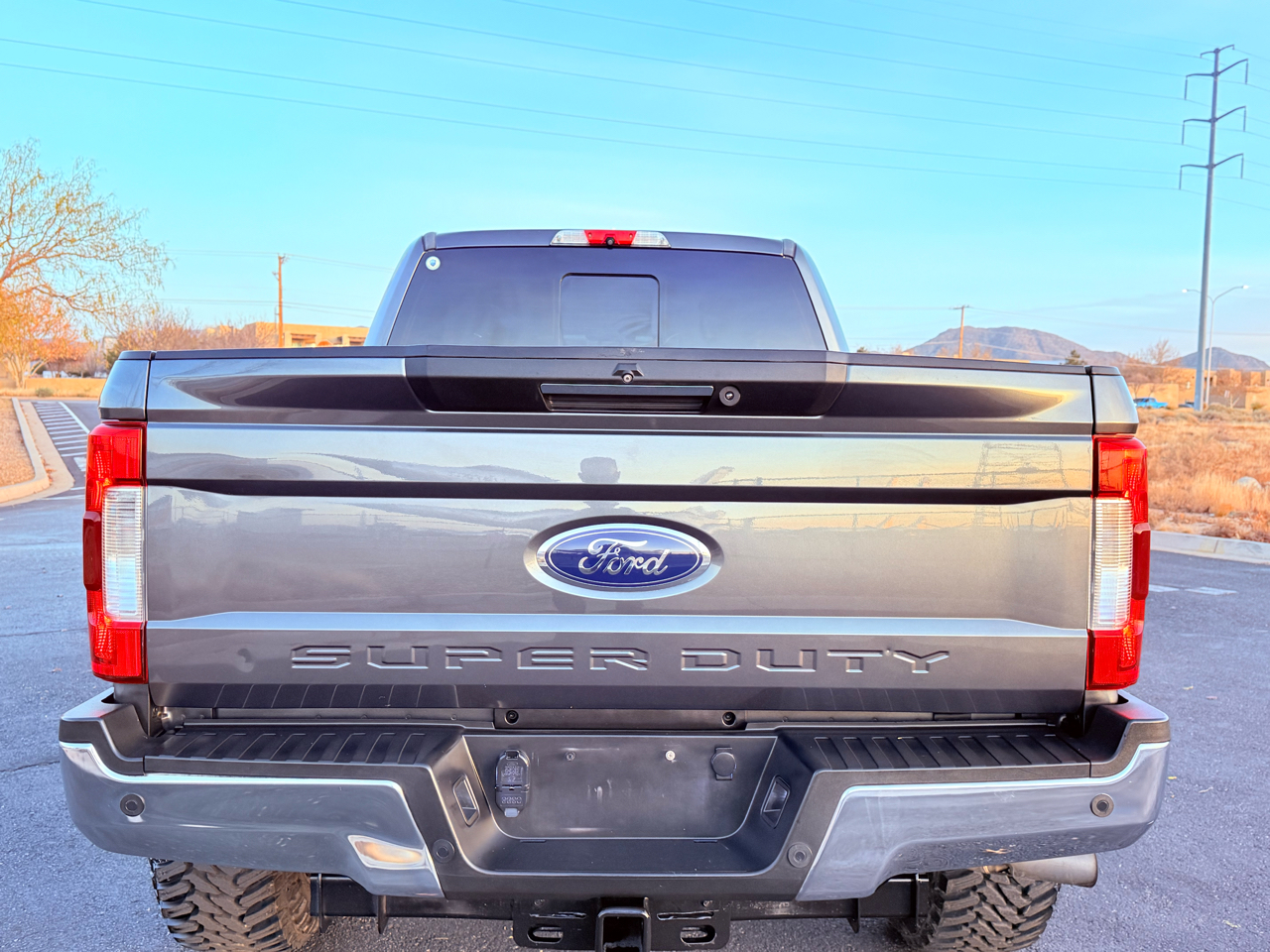 Ford F-250 SD Lariat Crew Cab 4WD 2019