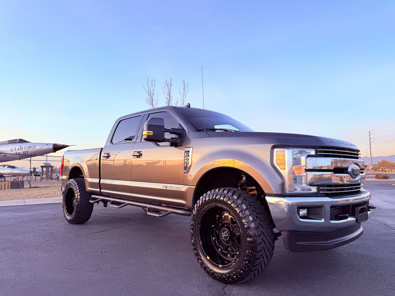 Ford F-250 SD Lariat Crew Cab 4WD 2019