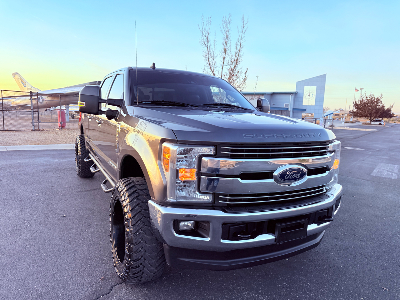 Ford F-250 SD Lariat Crew Cab 4WD 2019
