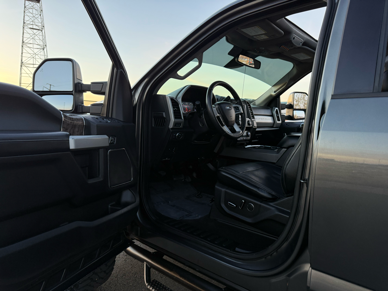 Ford F-250 SD Lariat Crew Cab 4WD 2019