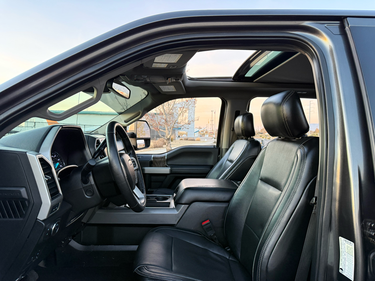 Ford F-250 SD Lariat Crew Cab 4WD 2019