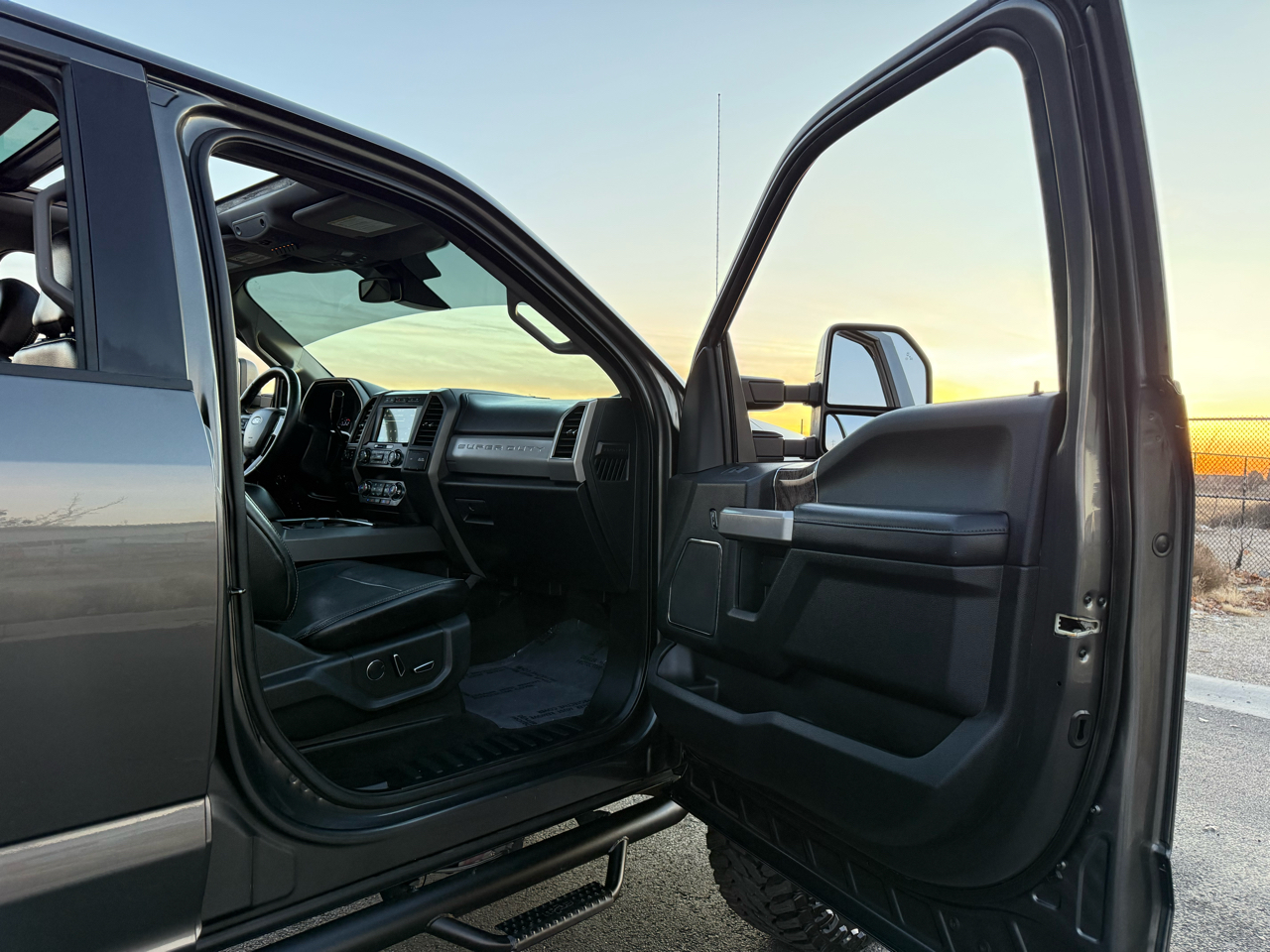 Ford F-250 SD Lariat Crew Cab 4WD 2019