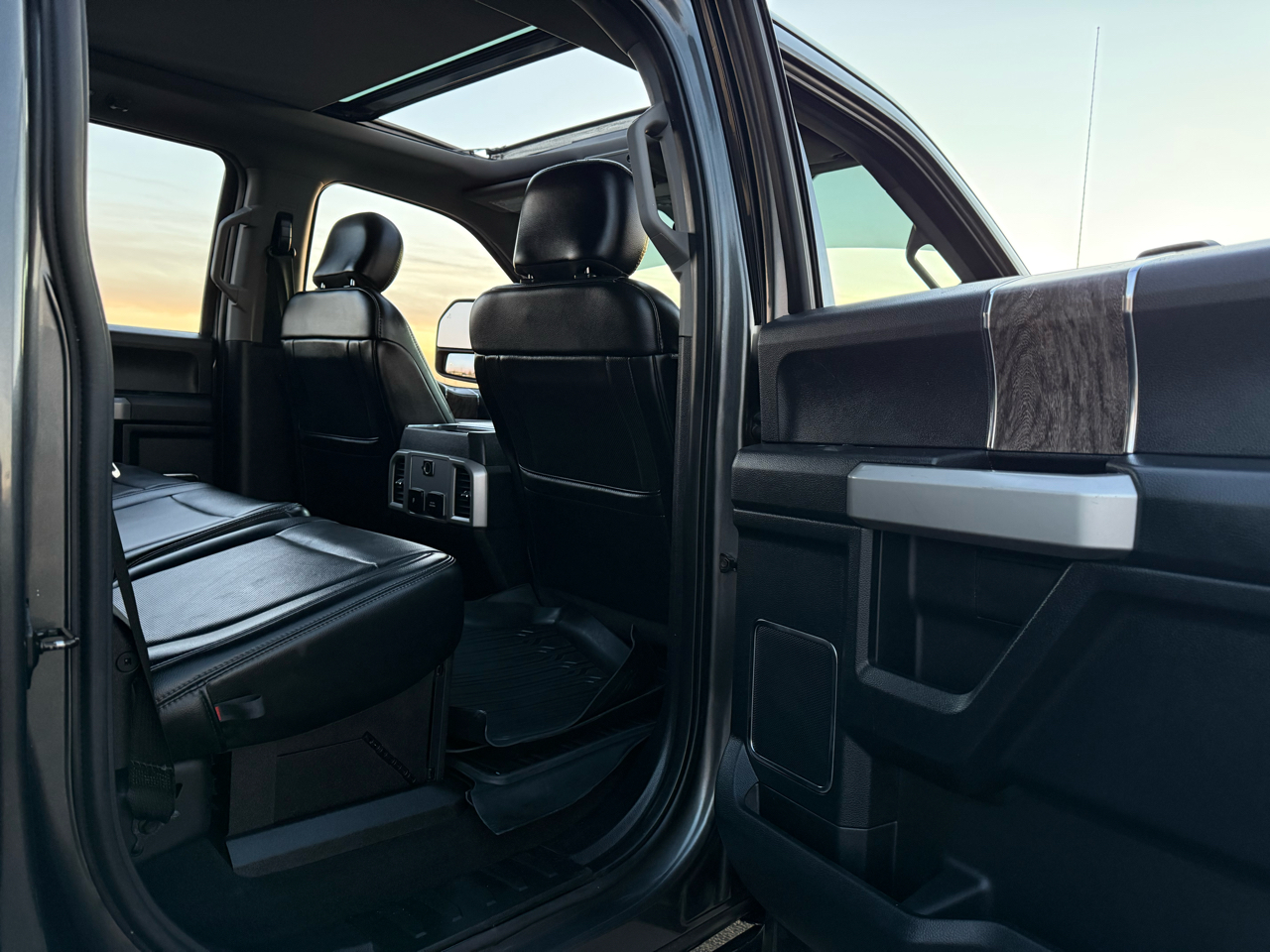 Ford F-250 SD Lariat Crew Cab 4WD 2019