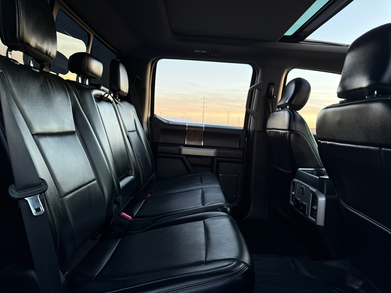 Ford F-250 SD Lariat Crew Cab 4WD 2019