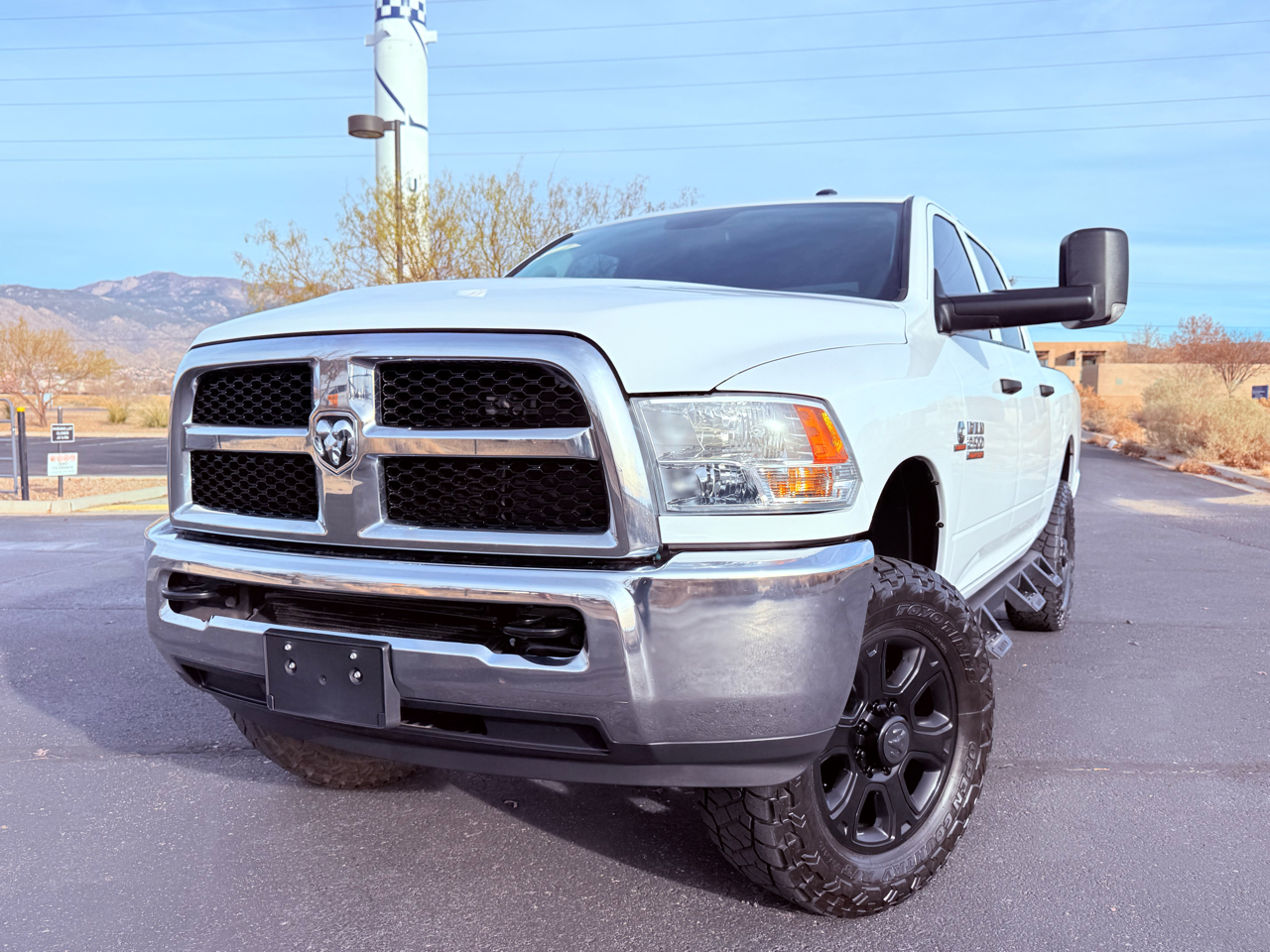RAM 2500 Tradesman Crew Cab SWB 4WD 2018