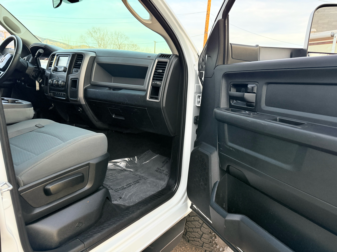 RAM 2500 Tradesman Crew Cab SWB 4WD 2018