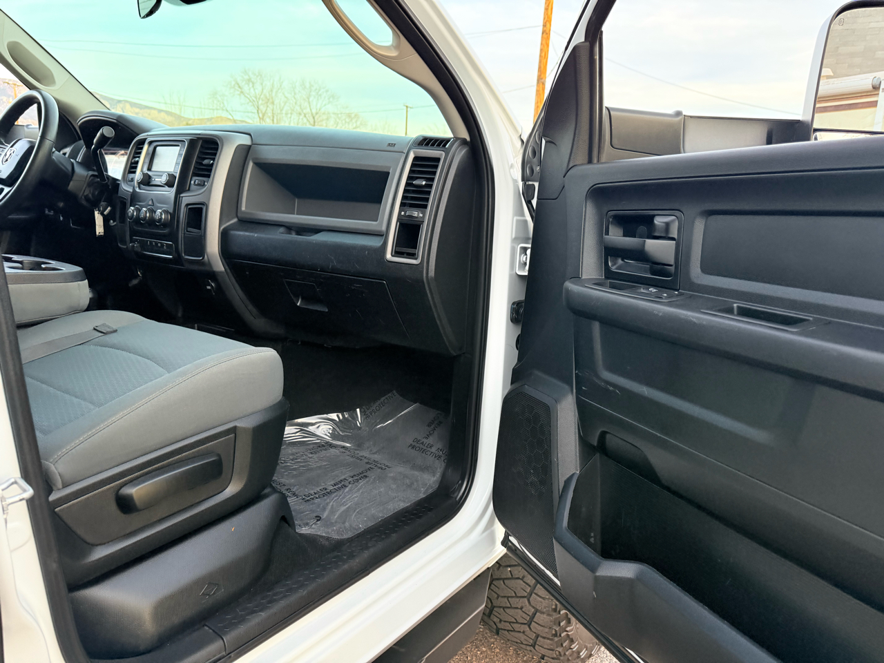 RAM 2500 Tradesman Crew Cab SWB 4WD 2018